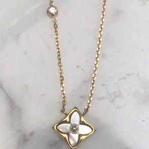 LOUIS VUITTON Color Blossom Star Pendant Necklace MOP Pink Gold